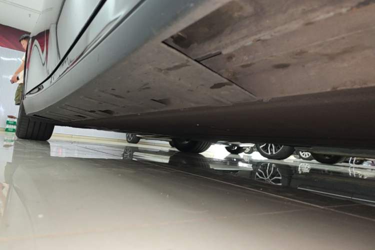 Used XPeng P7 2023 P7i 702 Max Right Side Sill