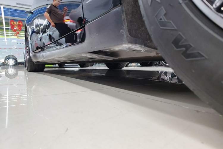 Used XPeng P7 2023 P7i 702 Pro Right Side Sill