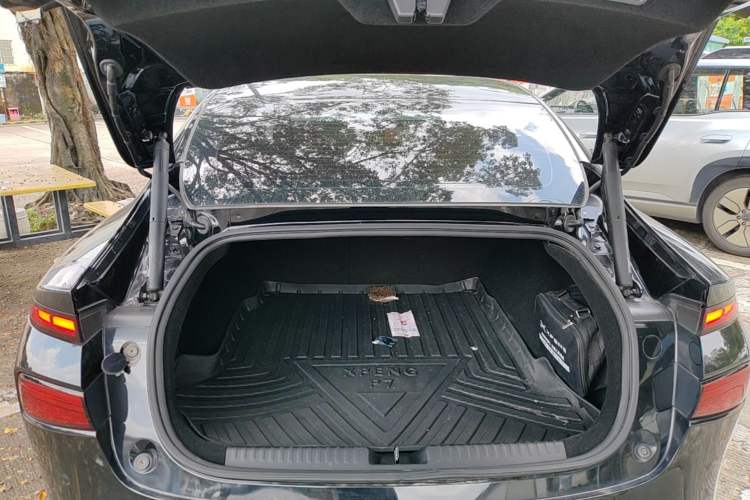 Used XPeng P7 2023 P7i 702 Pro Trunk