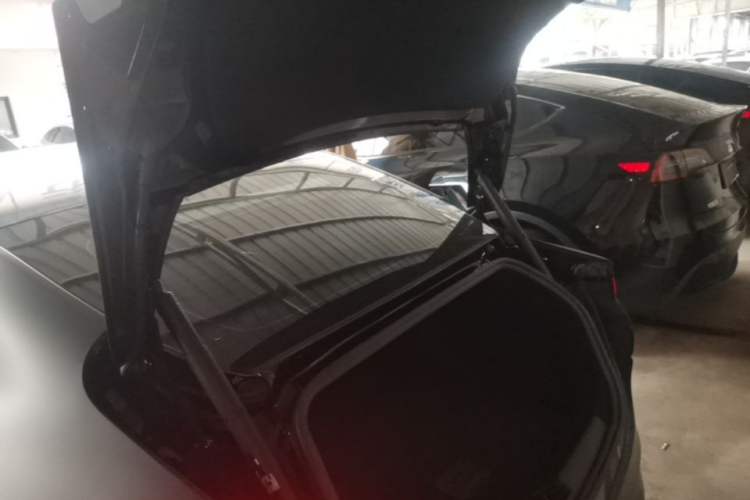 Used XPeng P7 2023 P7i 702 Pro Trunk