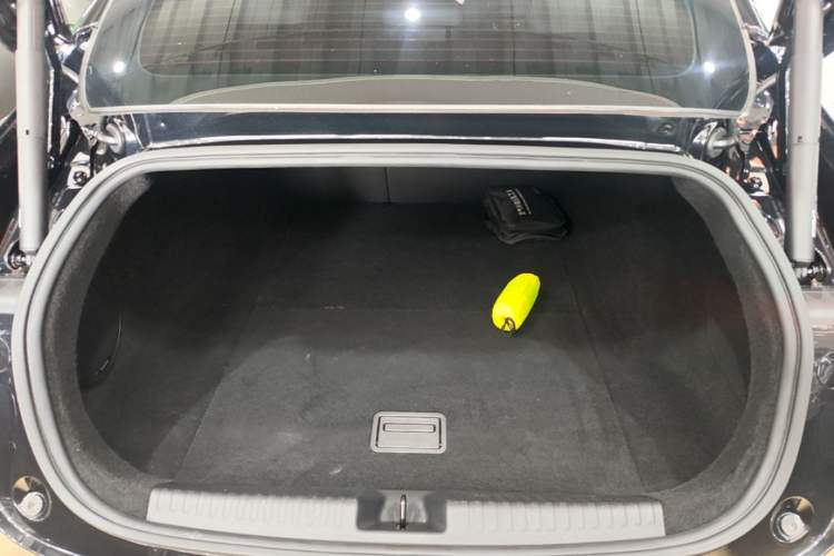 Used XPeng P7 2023 P7i 610 Max Performance Edition Trunk