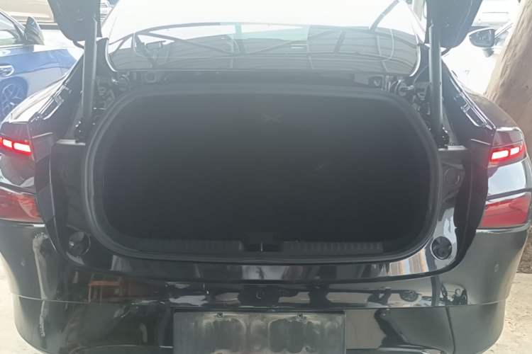 Used XPeng P7 2023 P7i 702 Pro Trunk