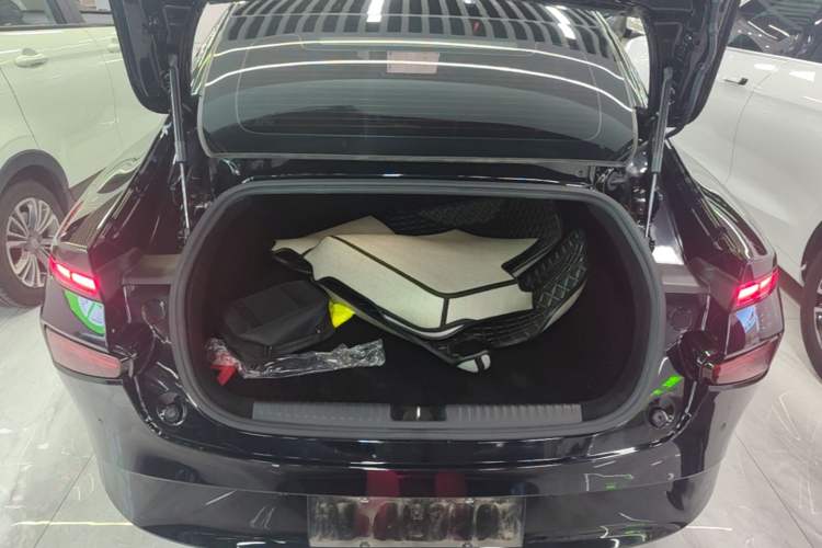 Used XPeng P7 2023 586E Trunk