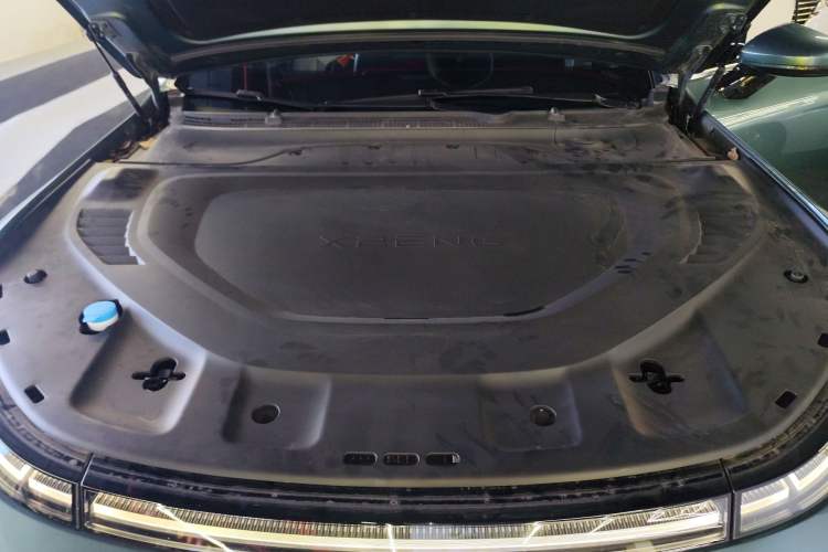 Used XPeng P7 2023 P7i 702 Pro Engine Bay