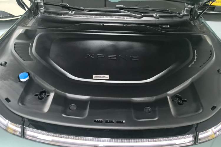 Used XPeng P7 2023 P7i 702 Pro Engine Bay
