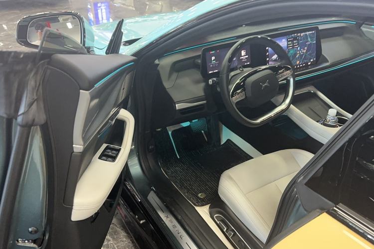 Used XPeng P7 2023 P7i 610 Pengyi Performance Edition Interior 3