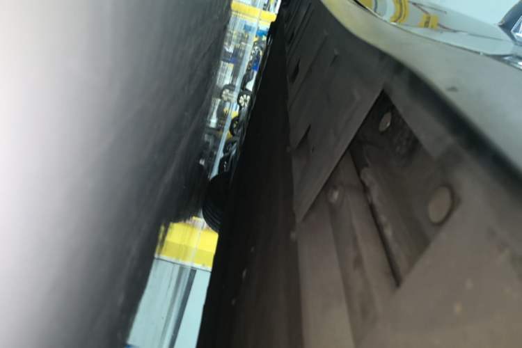 Used XPeng P7 2023 P7i 702 Pro Left Side Sill