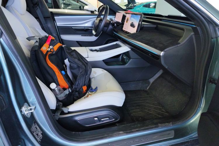 Used XPeng P7 2023 P7i 702 Pro Right Front Seat