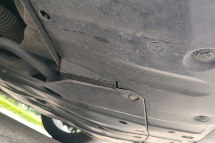 Used XPeng P7 2023 P7i 702 Pro Chassis Front Right