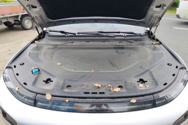 Used XPeng P7 2023 P7i 702 Pro Engine Bay