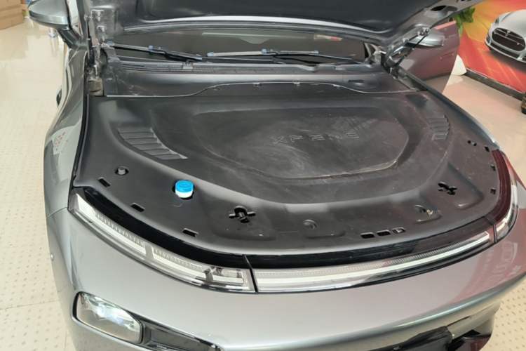Used XPeng P7 2023 P7i 702 Pro Engine Bay