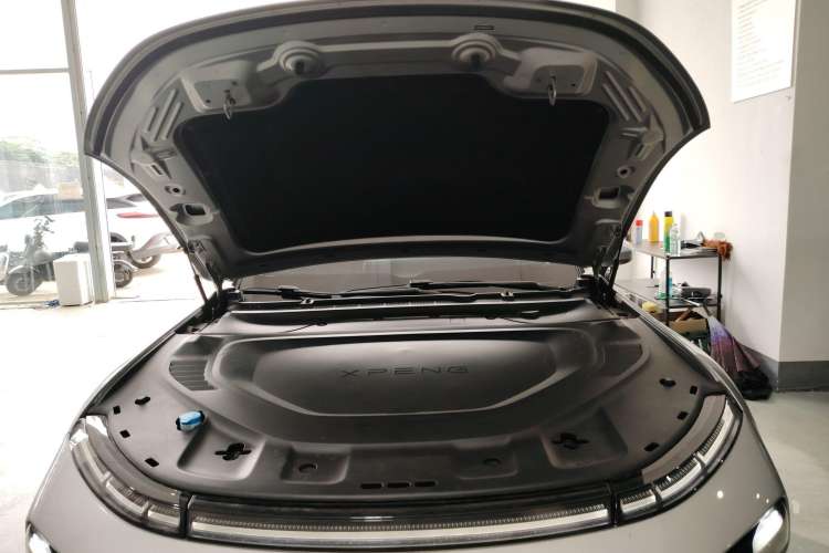 Used XPeng P7 2023 P7i 702 Max Engine Bay