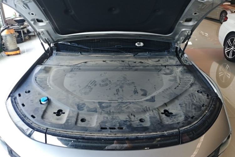 Used XPeng P7 2023 P7i 702 Pro Engine Bay