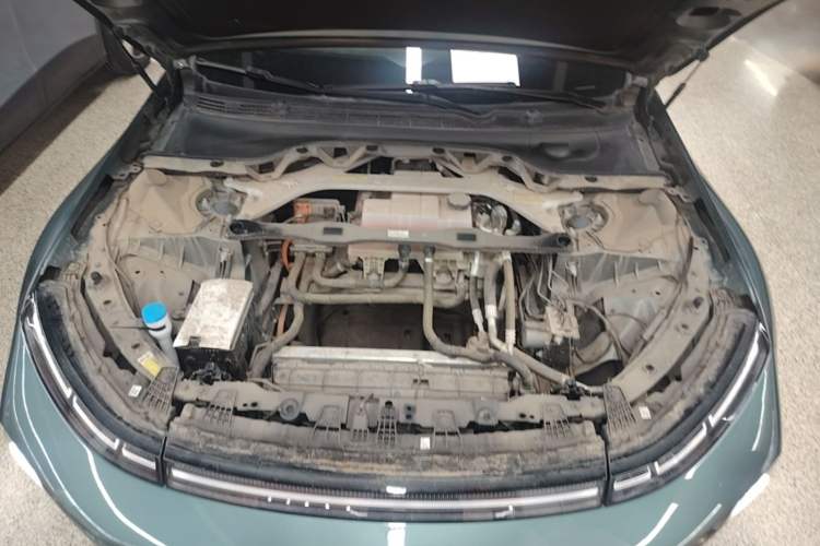 Used XPeng P7 2023 P7i 702 Pro Engine Bay