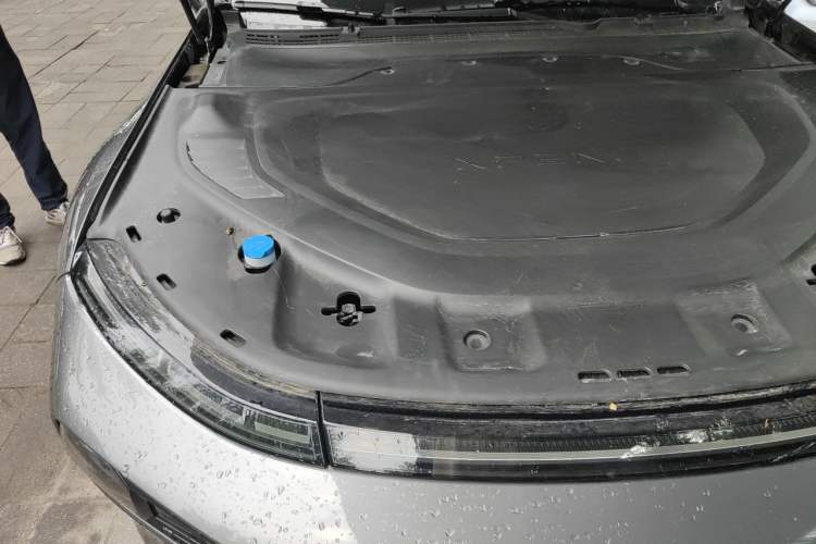 Used XPeng P7 2023 P7i 610 Max Performance Edition Engine Bay Right