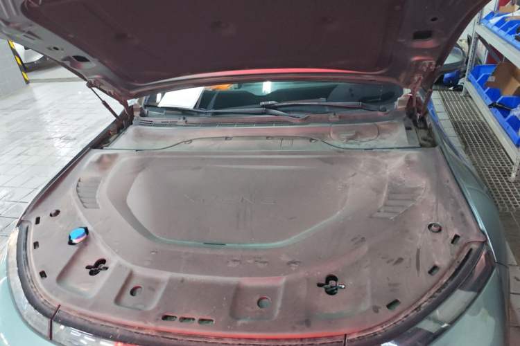 Used XPeng P7 2023 P7i 702 Max Engine Bay