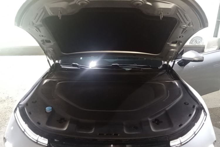 Used XPeng P7 2023 P7i 702 Pro Engine Bay