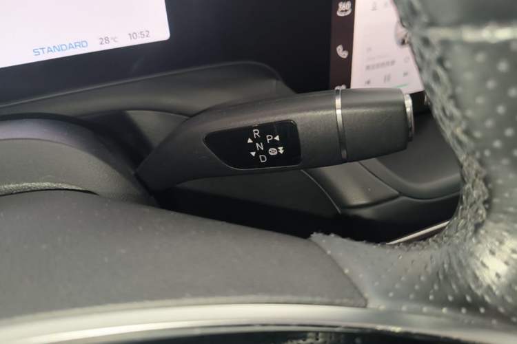 Used XPeng P7 2023 P7i 702 Pro Gear Lever