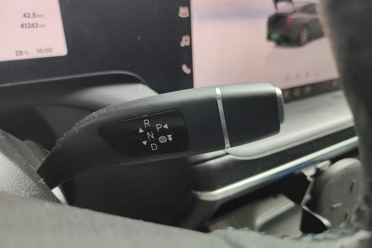 Used XPeng P7 2023 P7i 610 Max Performance Edition Gear Lever