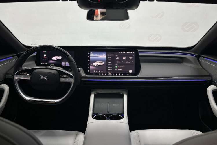Used XPeng P7 2023 P7i 610 Max Performance Edition Interior 1