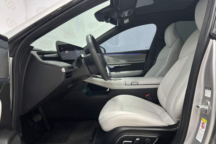 Used XPeng P7 2023 P7i 610 Max Performance Edition Interior 5