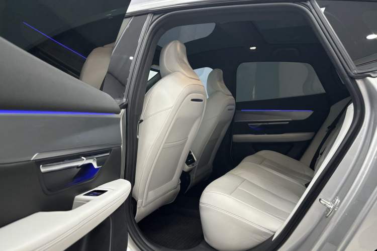 Used XPeng P7 2023 P7i 610 Max Performance Edition Interior 6
