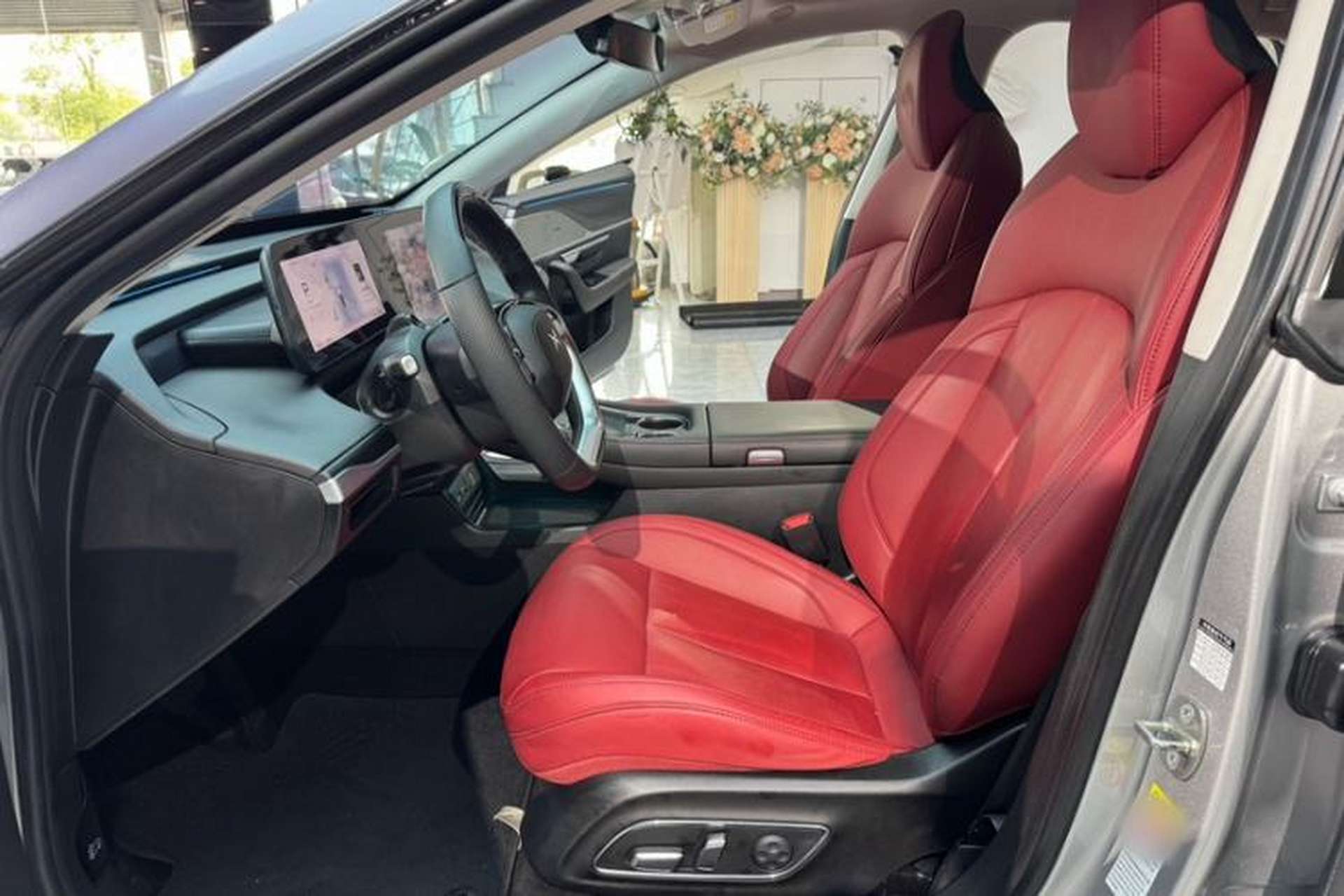 Used XPeng P7 2023 P7i 610 Max Performance Edition Interior 8