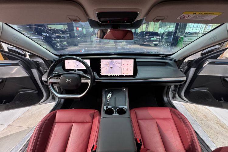 Used XPeng P7 2023 P7i 610 Max Performance Edition Interior 9