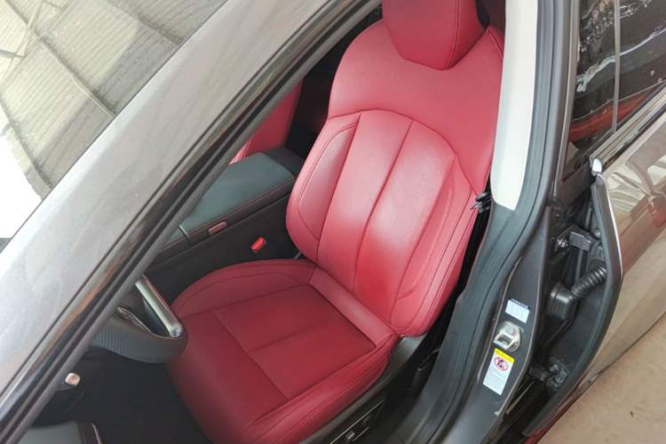 Used XPeng P7 2023 P7i 610 Max Performance Edition Left Front Seat