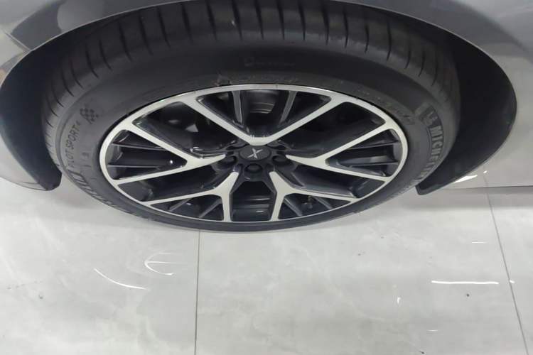 Used XPeng P7 2023 P7i 702 Max Left Front Wheel Hub