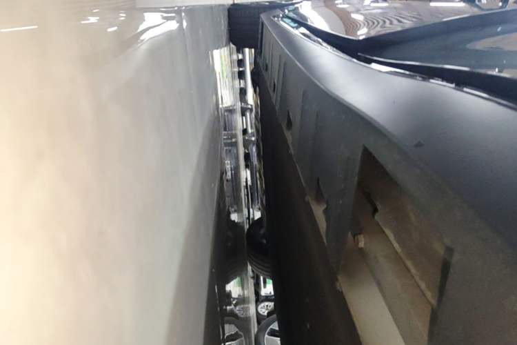 Used XPeng P7 2023 P7i 702 Max Left Side Sill