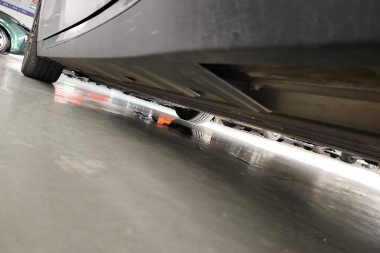 Used XPeng P7 2023 P7i 702 Max Left Side Sill