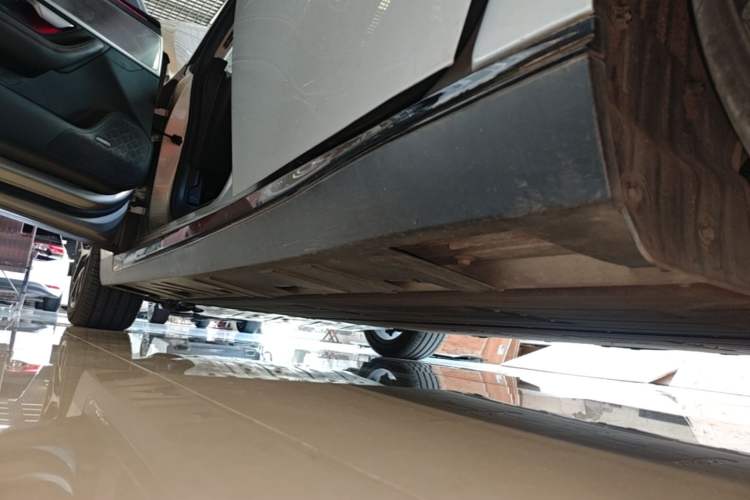 Used XPeng P7 2023 P7i 702 Pro Left Side Sill