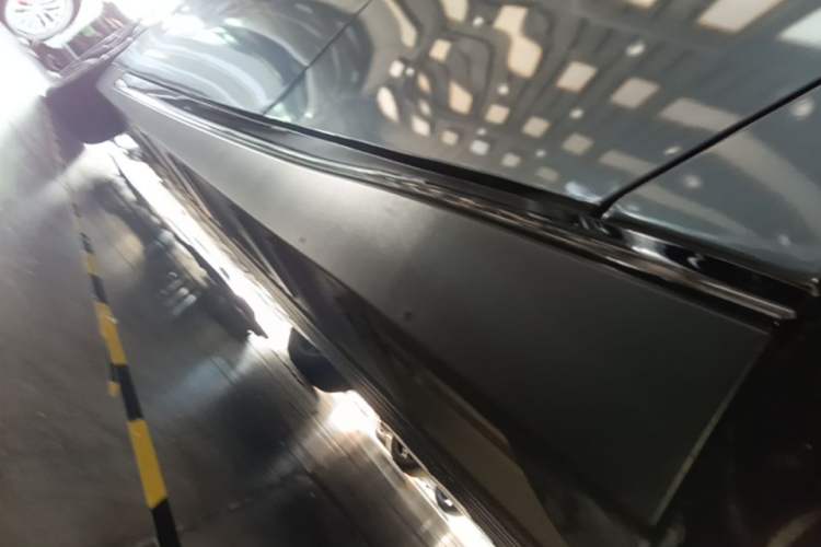 Used XPeng P7 2023 P7i 610 Max Performance Edition Left Side Sill