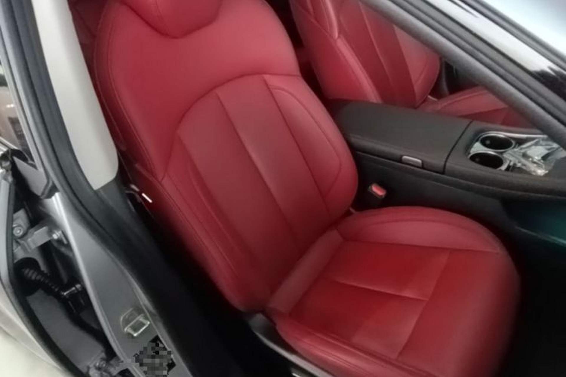 Used XPeng P7 2023 P7i 610 Max Performance Edition Right Front Seat