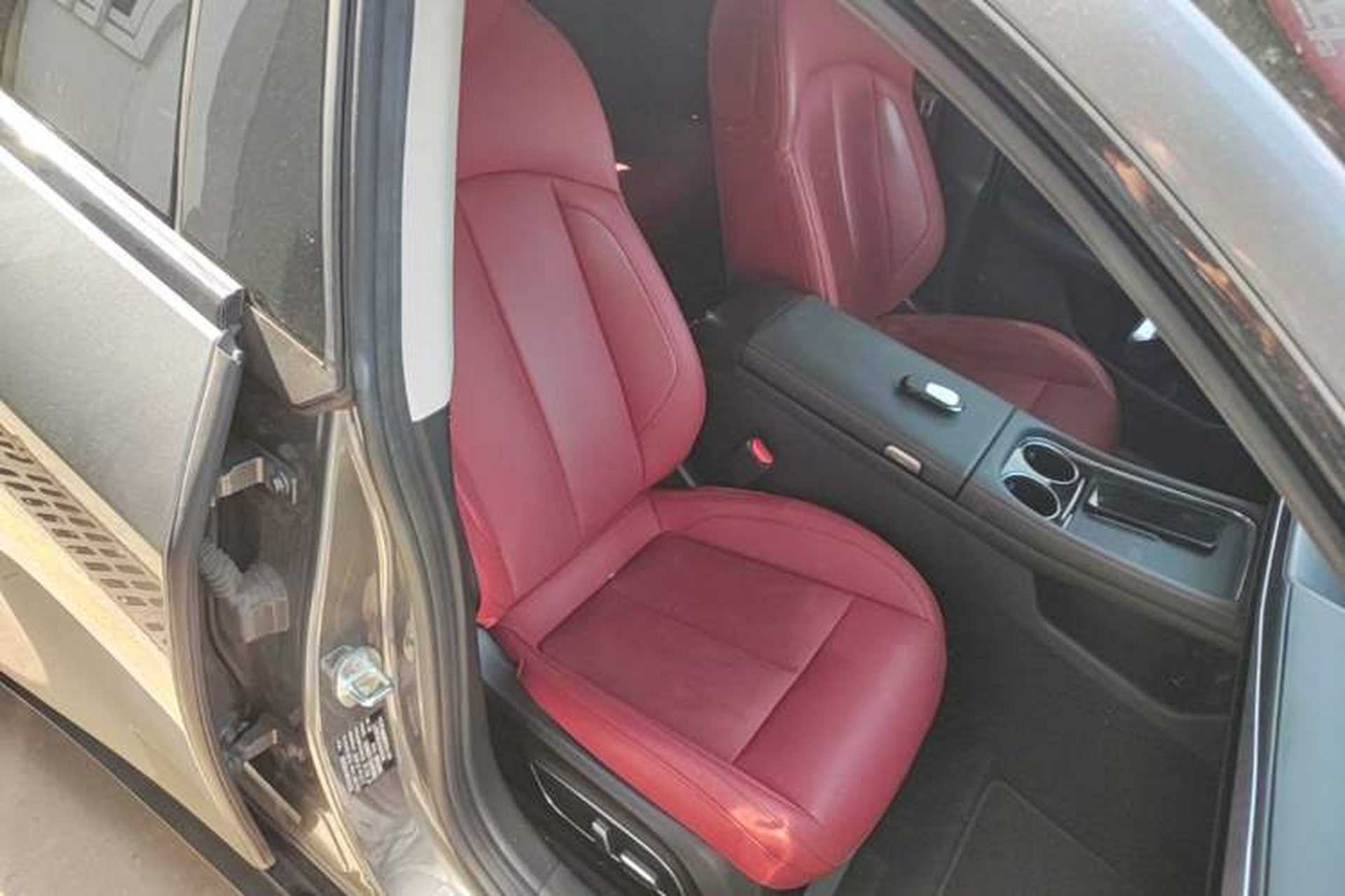 Used XPeng P7 2023 P7i 610 Max Performance Edition Right Front Seat