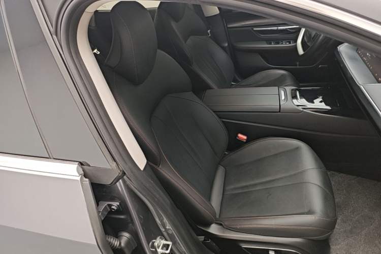Used XPeng P7 2023 586E Right Front Seat