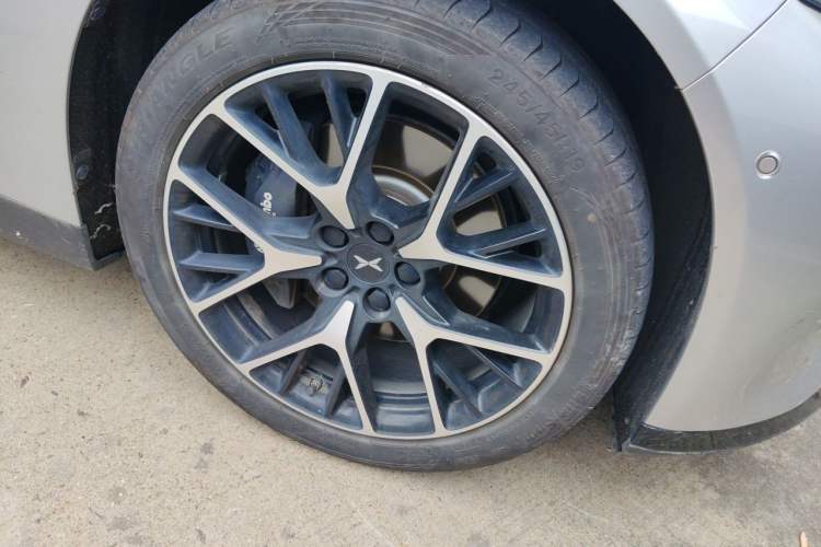 Used XPeng P7 2023 P7i 702 Pro Right Front Wheel Hub