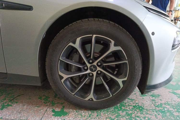 Used XPeng P7 2023 480E Right Front Wheel Hub