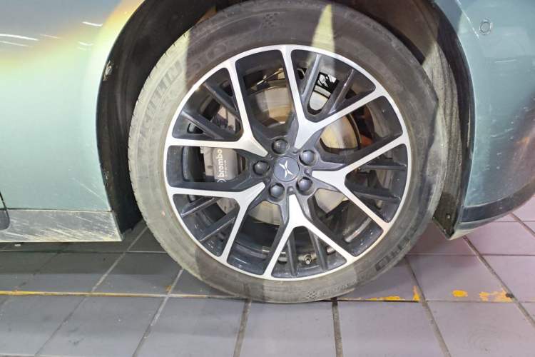 Used XPeng P7 2023 P7i 702 Max Right Front Wheel Hub