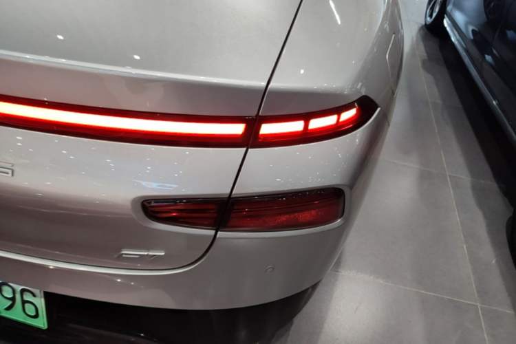Used XPeng P7 2023 P7i 702 Max Right Rear Taillight