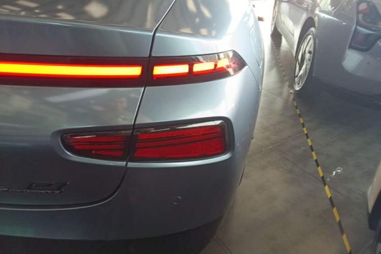 Used XPeng P7 2023 P7i 610 Max Performance Edition Right Rear Taillight