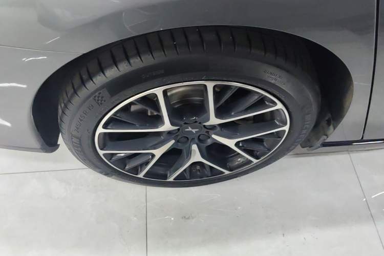 Used XPeng P7 2023 P7i 702 Max Right Rear Wheel Hub