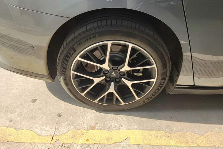 Used XPeng P7 2023 P7i 610 Max Performance Edition Right Rear Wheel Hub