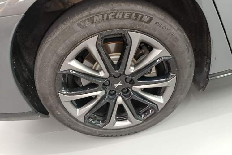 Used XPeng P7 2023 586E Right Rear Wheel Hub