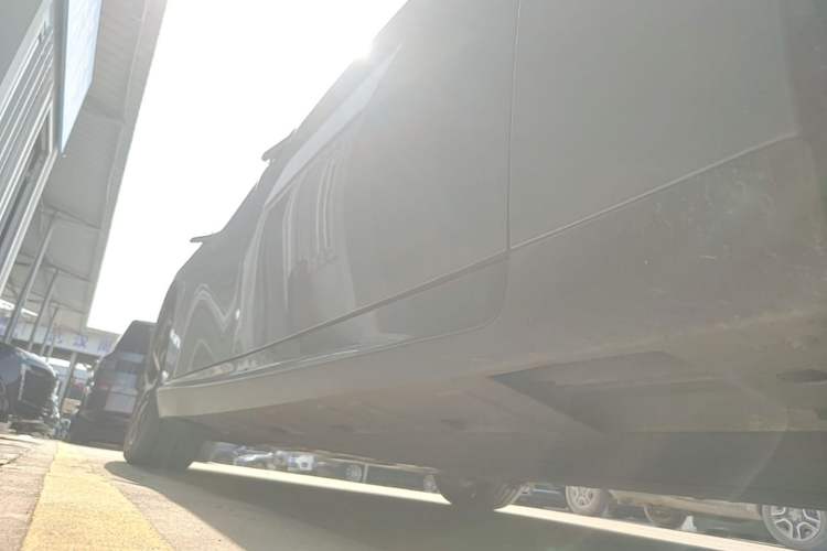 Used XPeng P7 2023 P7i 610 Max Performance Edition Right Side Sill