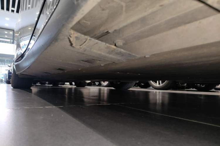 Used XPeng P7 2023 P7i 702 Max Right Side Sill