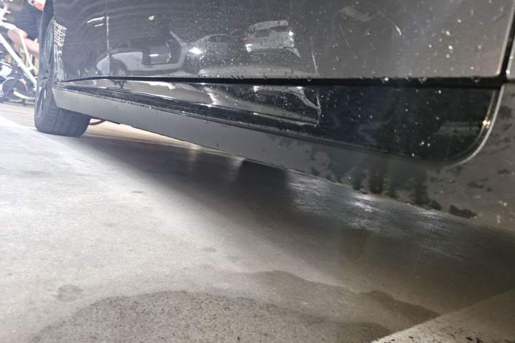 Used XPeng P7 2023 586E Right Side Sill