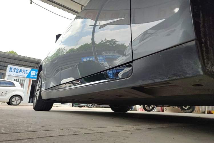 Used XPeng P7 2023 P7i 702 Max Right Side Sill