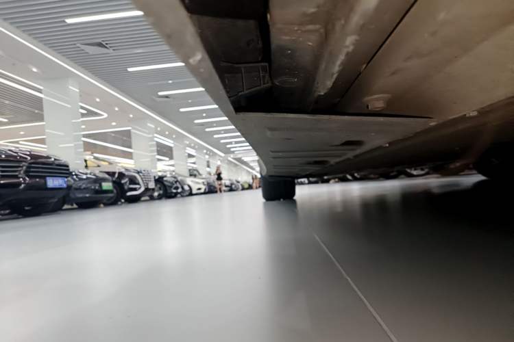 Used XPeng P7 2023 586E Right Side Sill